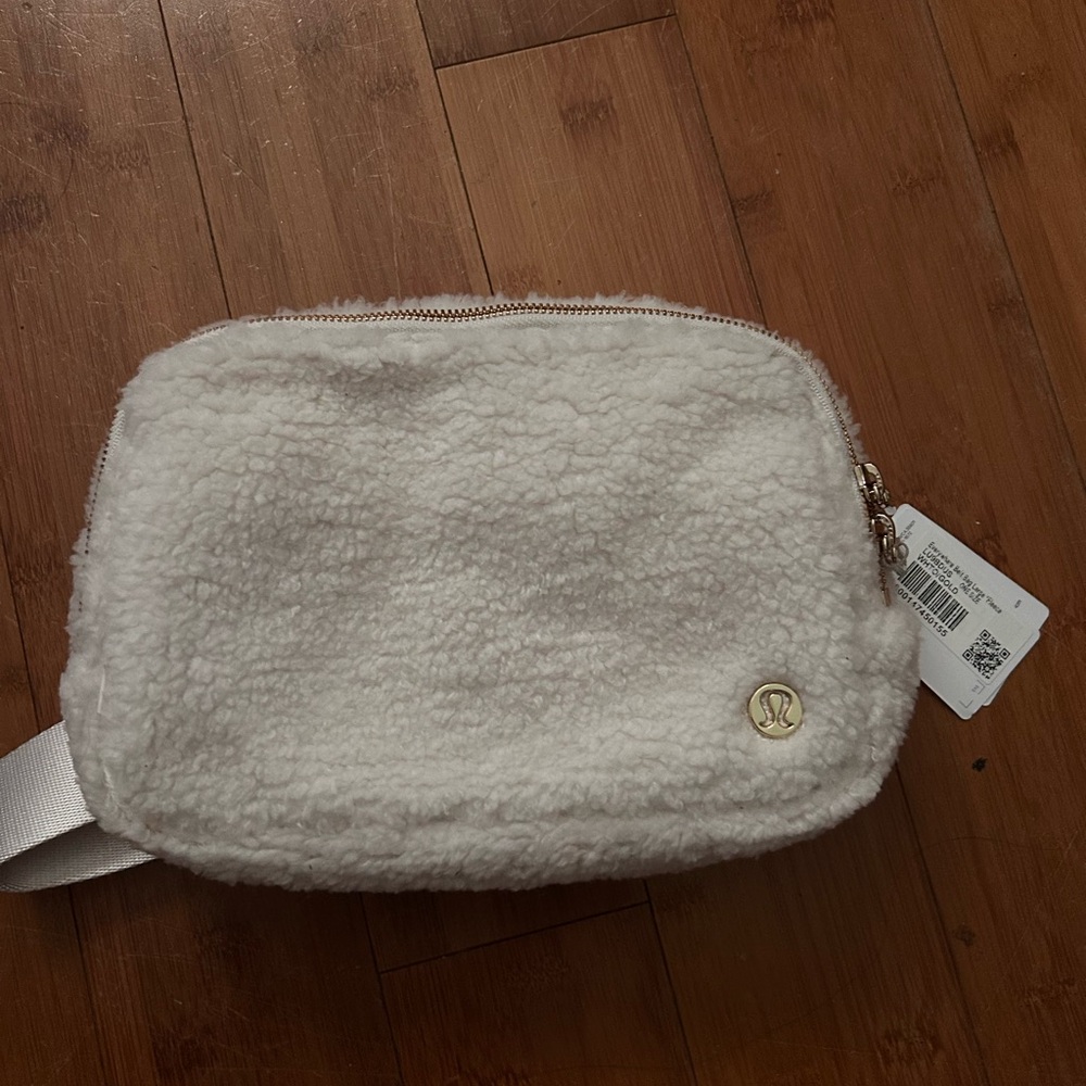 Lululemon Athletica White Sherpa Belt Bag